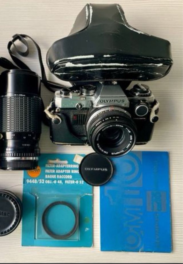 Olympus OM10 Cámara + 2 Objetivos + Accesorios