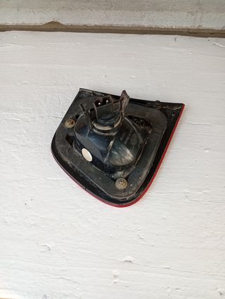 Piloto trasero izquierdo SEAT IBIZA (6K1).