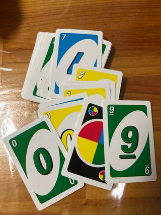UNO - Juego de cartas familiar