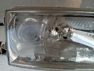 Faro delantero derecho 