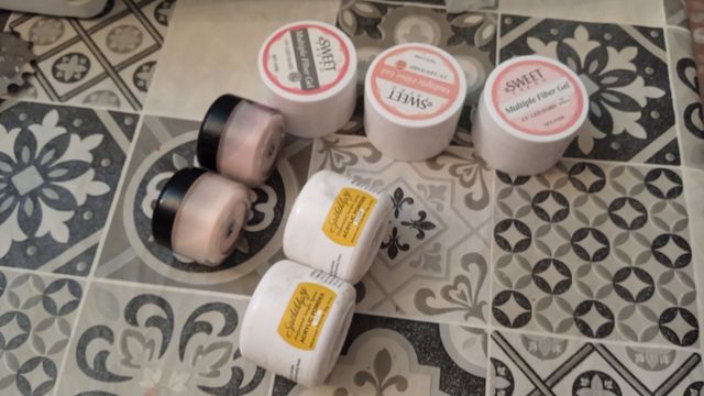 Polvos de acrílico y de varios colores y de forma