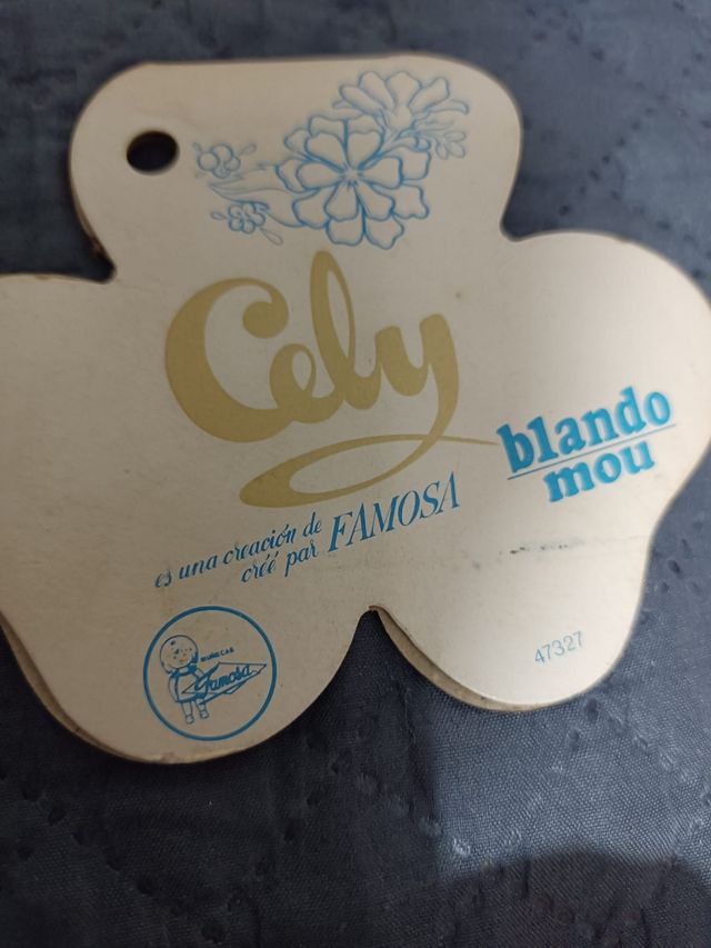 Etiqueta FAMOSA Cely blandomou vintage