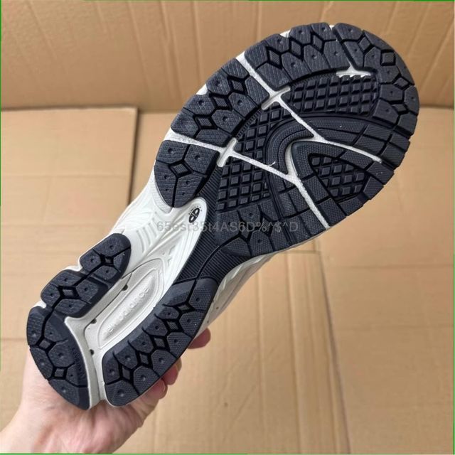 New Balance 2002RE, sin estrenar