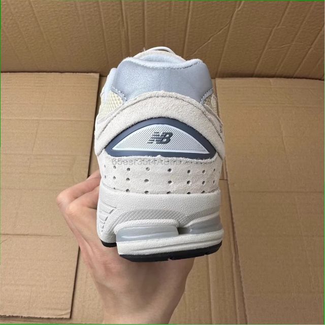 New Balance 2002RE, sin estrenar