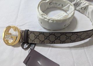 Cinturón Gucci blanco | Cierre plateado