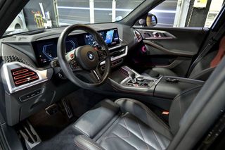 BMW XM    550 kW 748 CV Label Red 