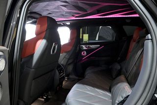 BMW XM    550 kW 748 CV Label Red 