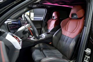 BMW XM    550 kW 748 CV Label Red 