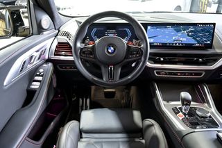 BMW XM    550 kW 748 CV Label Red 