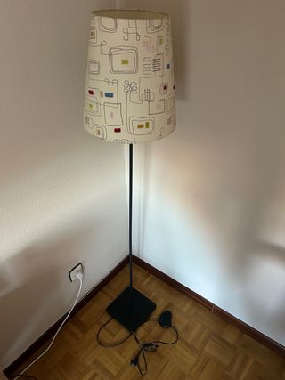 Lampara pie Ikea - Moderna