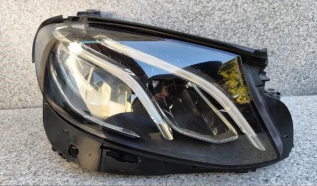 Faro Derecho CLASE E W213 FULL LED A21390688