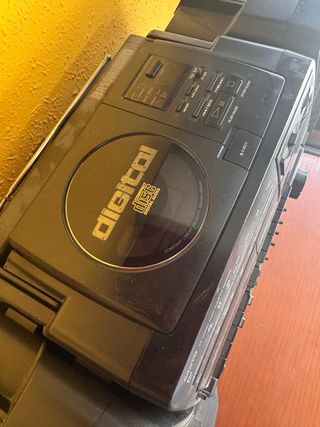 Radiocasete Sanyo & Sony