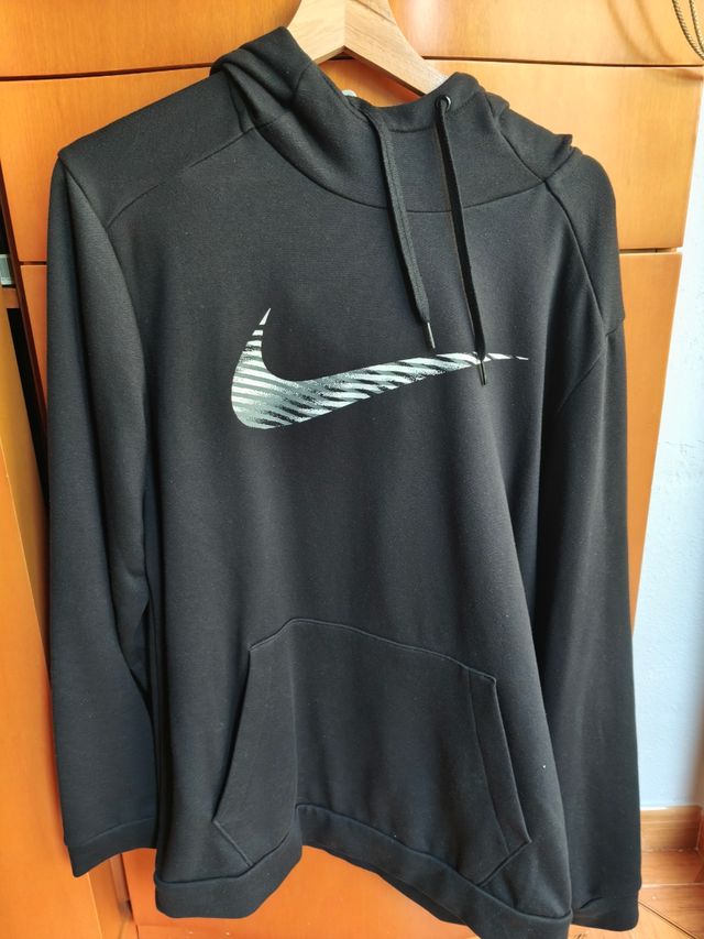 Sudadera Nike negra c/ capucha