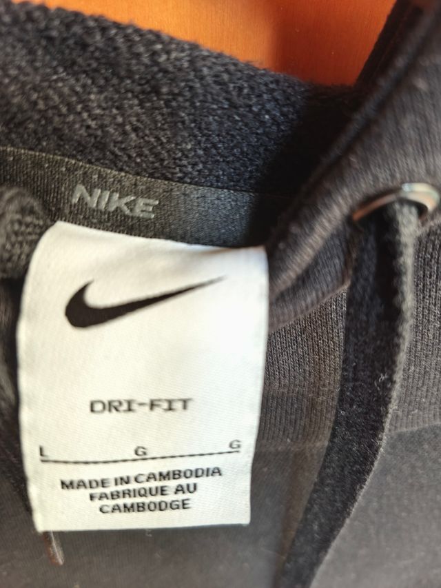 Sudadera Nike negra c/ capucha