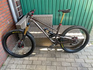 Commencal clash "2024