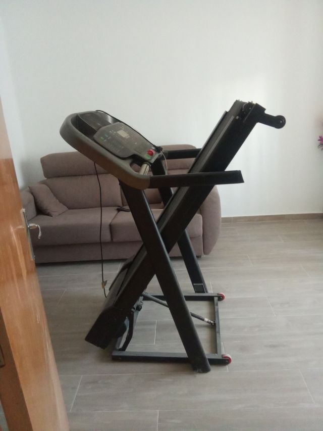 Cinta correr BH T-540B usada