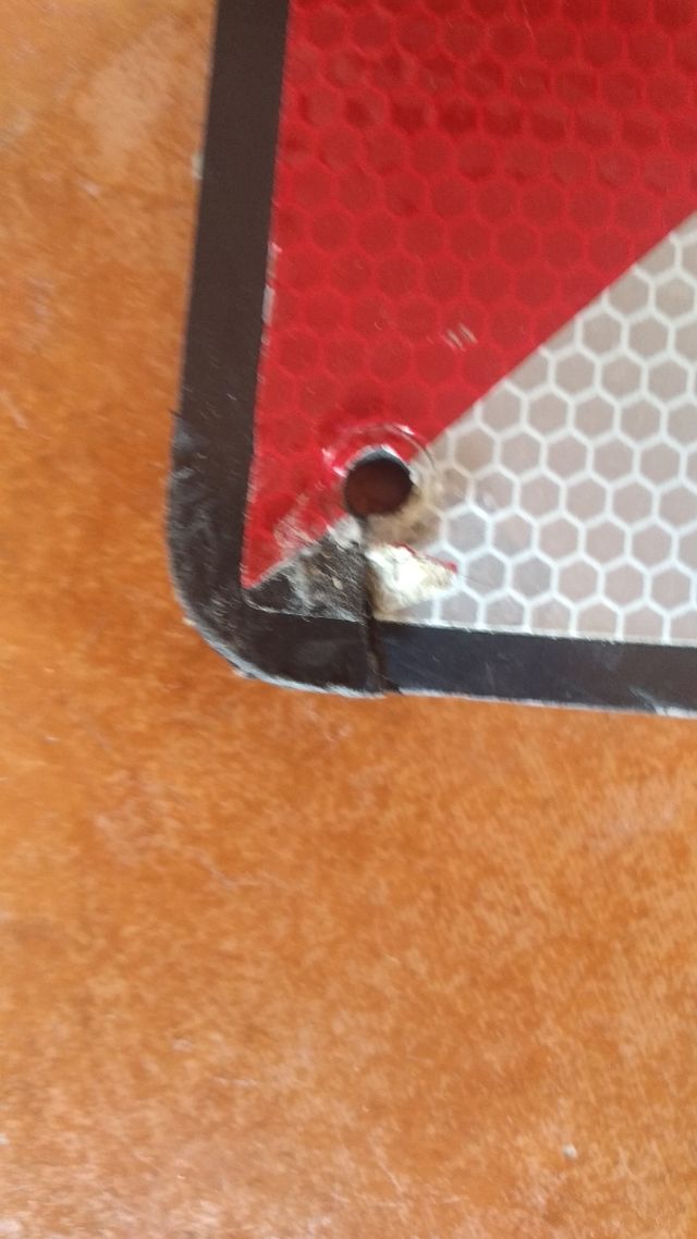 Placa V20: Señal Carga Sobresaliente