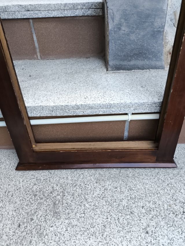 Marco madera antiguo marrón