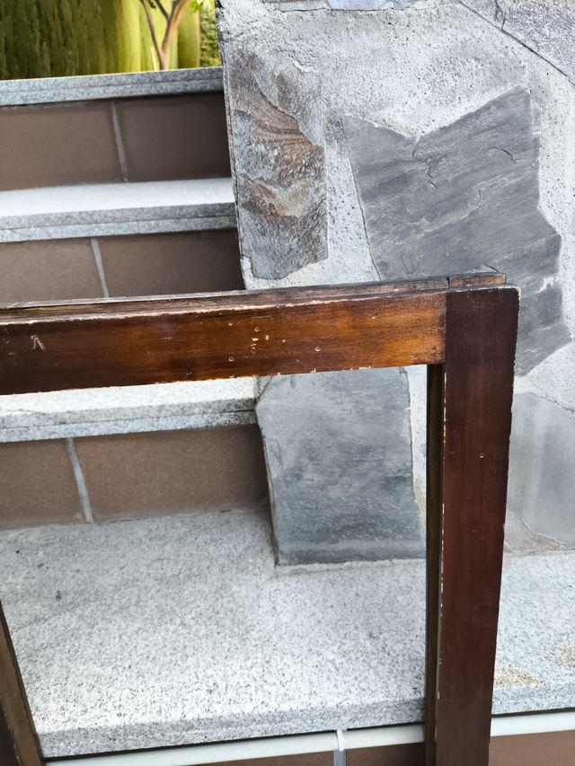 Marco madera antiguo marrón