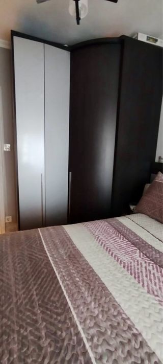 Mobile ad angolo grigio e marrone