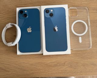 iPhone 13 Azul 128gb + Funda trasparente MegaSaf