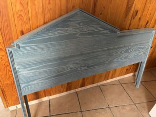 Cabecera cama gris azulada de madera