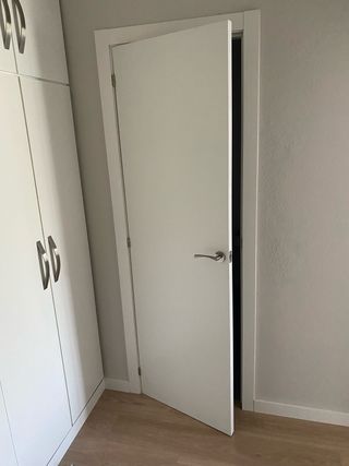 Puerta blanca lacada - Nueva (VENDRELL)