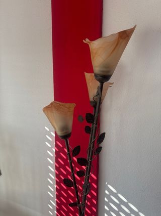 Lampara pie 3 tulipas metal