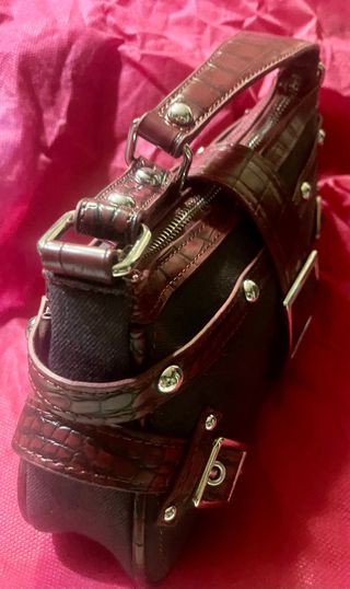 Bolso Bershka marrón-rojo