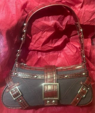 Bolso Bershka marrón-rojo