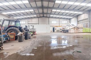 Nave industrial en venta en El Llano en Gijón