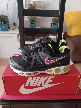 Zapatillas Nike Tallawind 8 - Negras