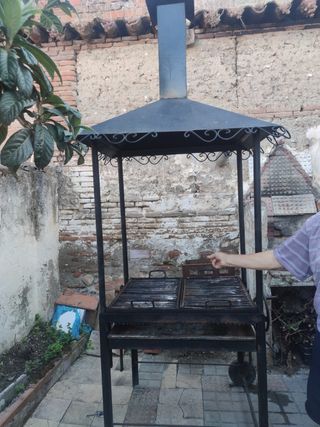 Barbecue in ferro battuto fatto a mano