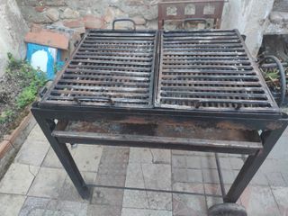 Barbecue in ferro battuto fatto a mano