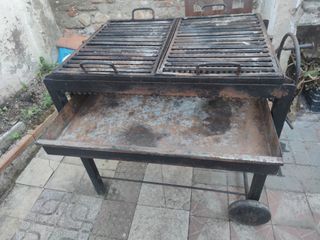Barbecue in ferro battuto fatto a mano