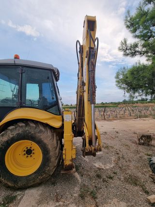 Retroexcavadora New Holland LB 110 B