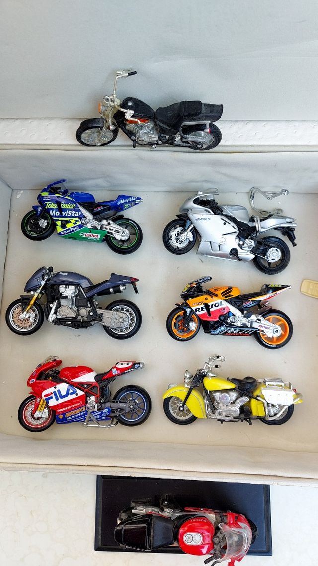 Modellino moto Suzuki GSX R1000