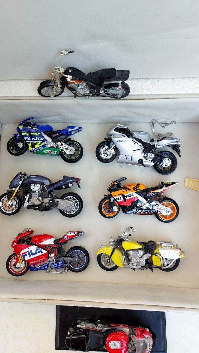 Modellino moto Suzuki GSX R1000