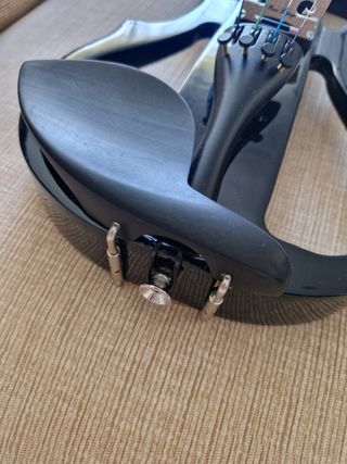 Violín eléctrico Stagg 4/4 negro