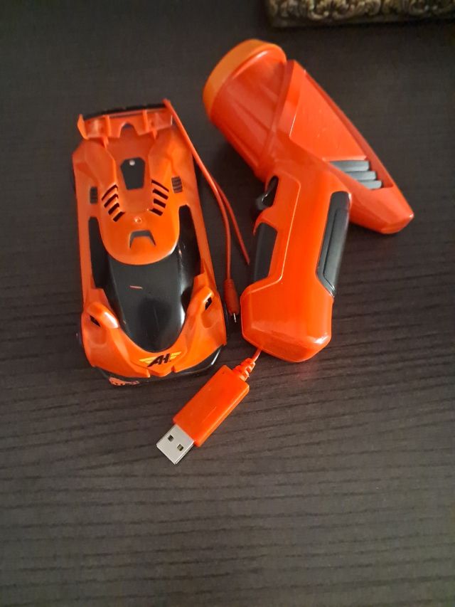 Coche teledirigido - Juguete