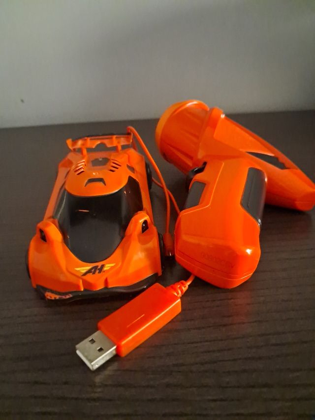 Coche teledirigido - Juguete