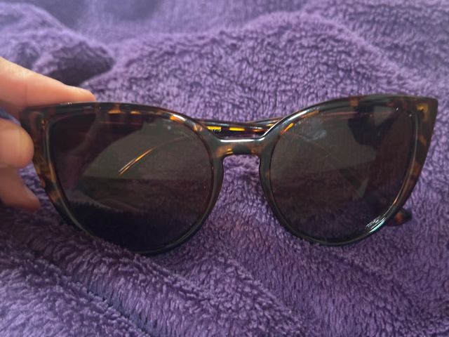 Gafas sol gato marrón