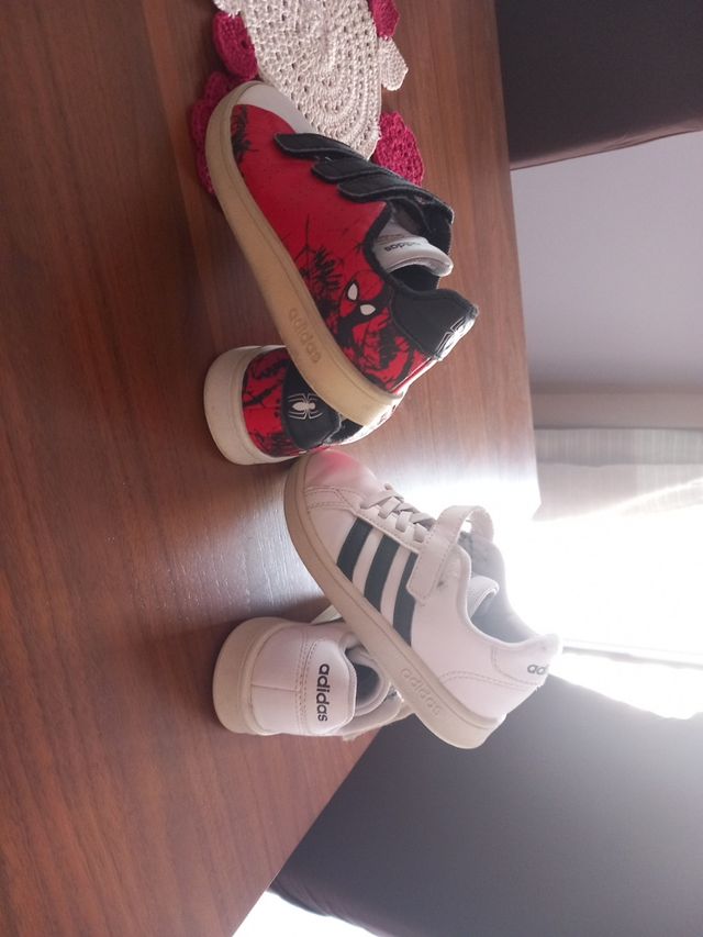 Scarpe Adidas Bambino con Velcro