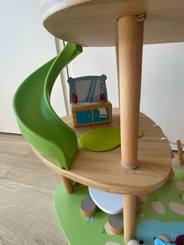 CASA DE MUÑECAS -casa arbol panda Hape-