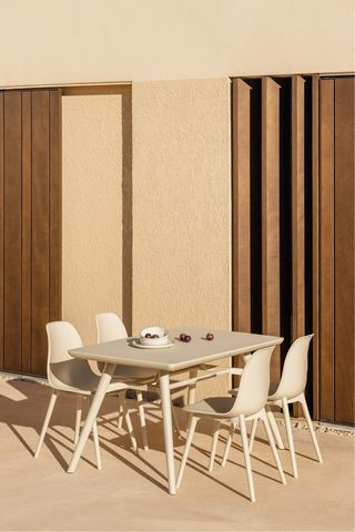 Mesa rectangular + 4 sillas de jardin