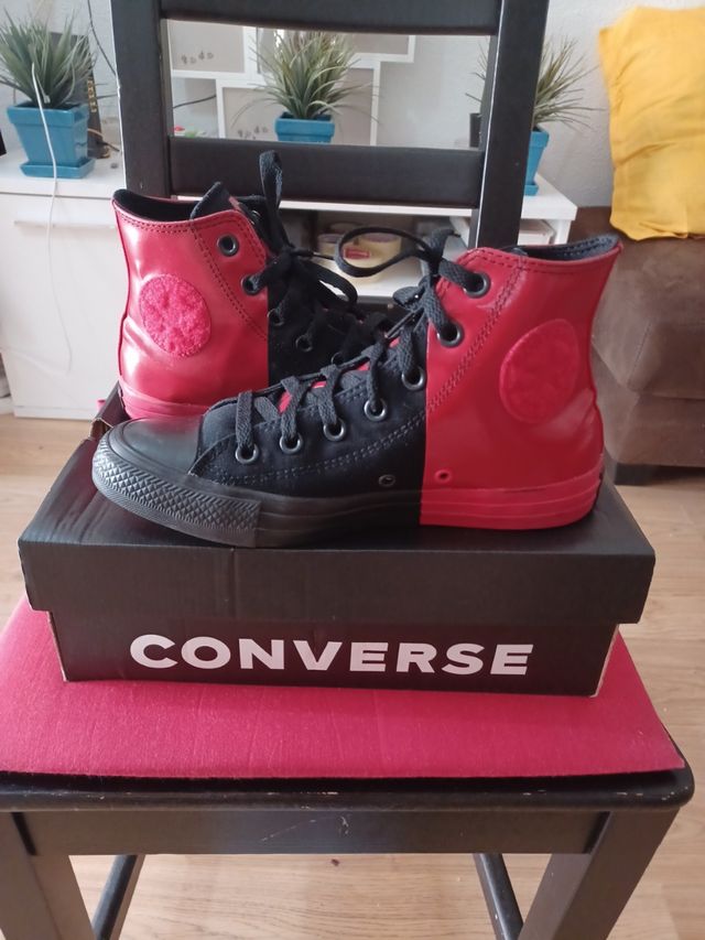Converse rojas y negras - como nuevas