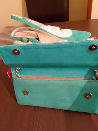 Zapatos y bolso para ceremonia