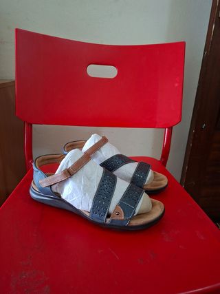 Sandalias Clarks Kitly Way planas