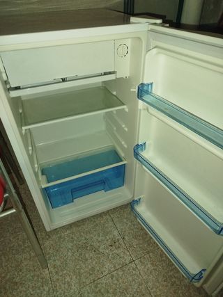 Frigorífico pequeño Vanguard F101A+