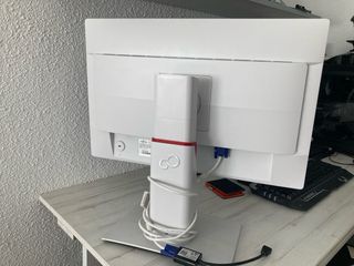 Monitor Fujitsu B24W-7 24" blanco giratoria
